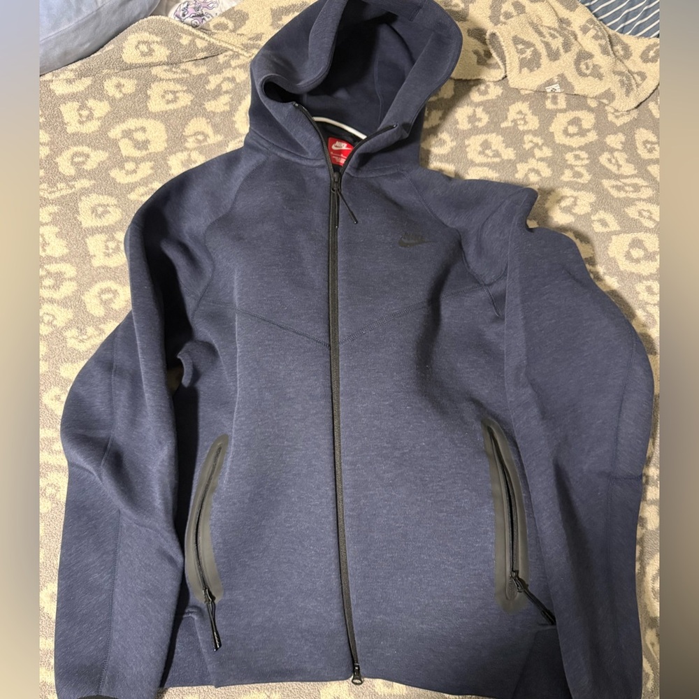 Worn once Mens Navy Nike Tech